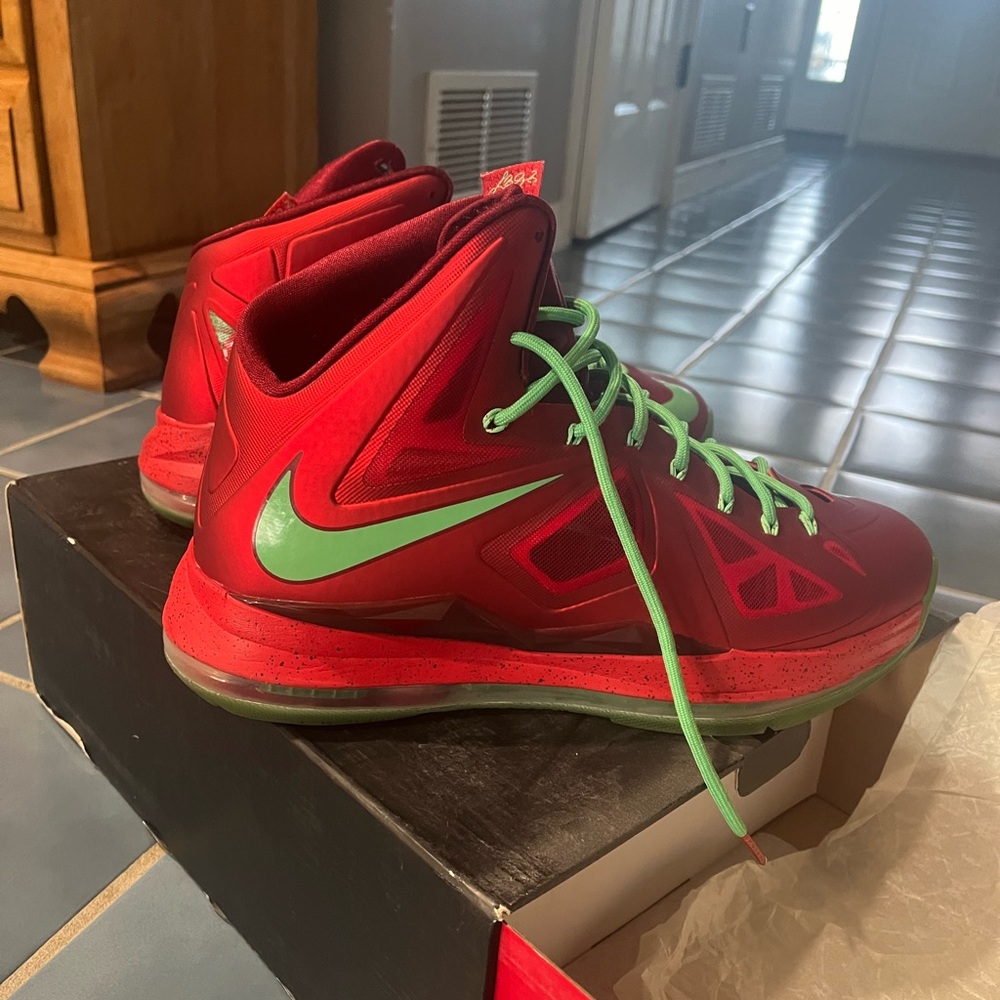 Lebron James X “christmas edition”
